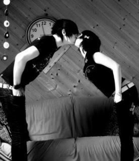 Goth Kissers picture